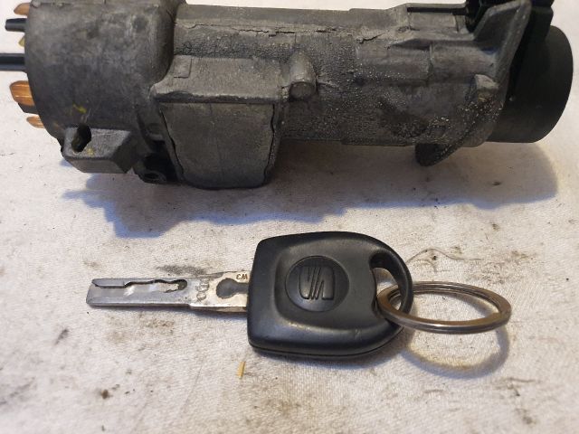 bontott SEAT IBIZA III Gyújtáskapcsoló Házzal
