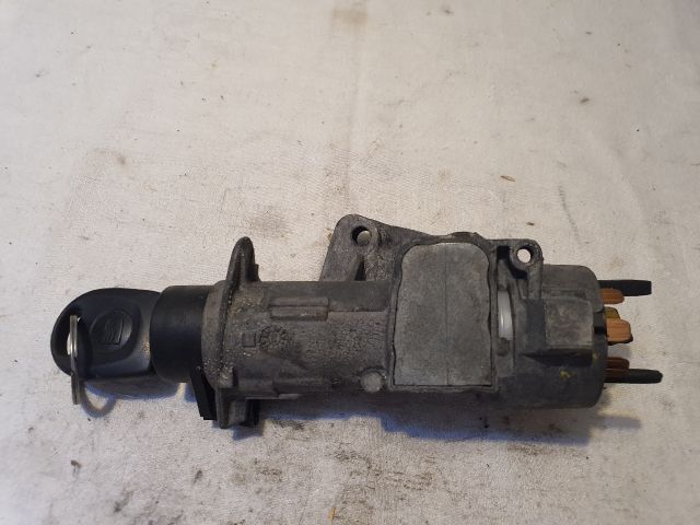 bontott SEAT IBIZA III Gyújtáskapcsoló Házzal