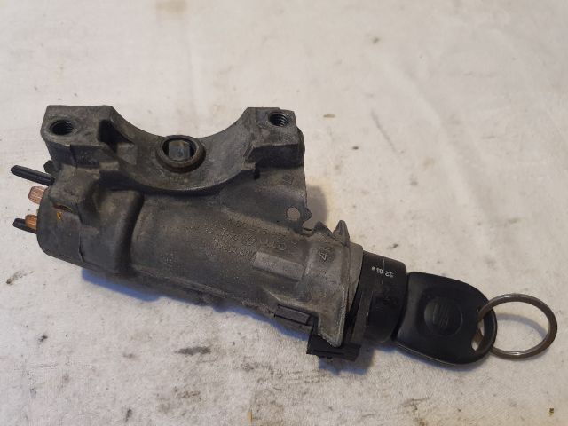 bontott SEAT IBIZA III Gyújtáskapcsoló Házzal