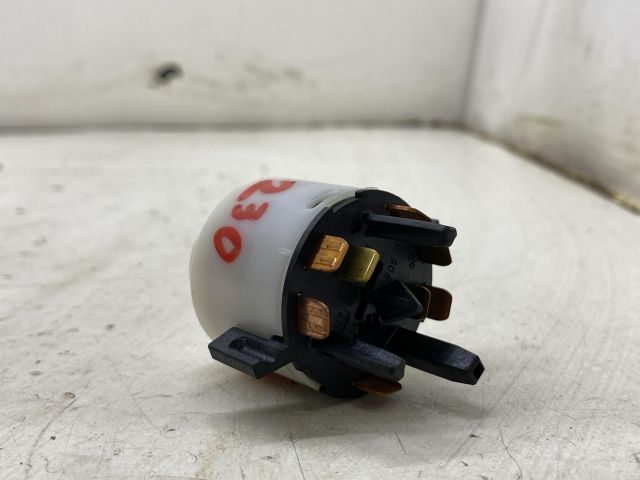 bontott SEAT IBIZA III Gyújtáskapcsoló