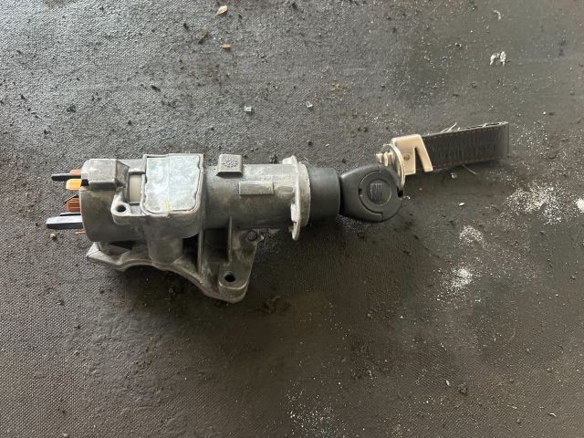 bontott SEAT IBIZA III Gyújtáskapcsoló