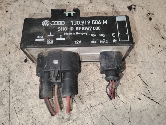 bontott SEAT IBIZA III Hűtőventilátor Relé