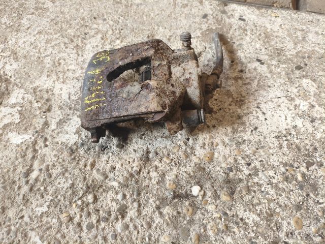 bontott SEAT IBIZA III Jobb első Féknyereg Munkahengerrel