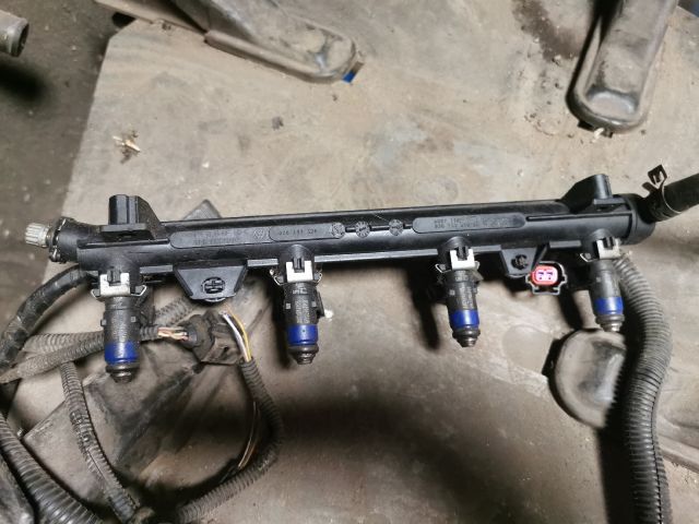 bontott SEAT IBIZA III Porlasztó Sor / Híd