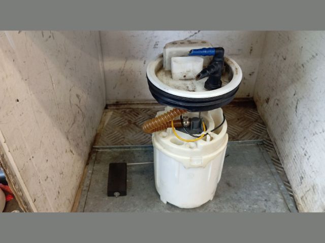 bontott SEAT IBIZA III Üzemanyag Szivattyú