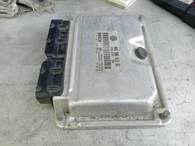 bontott SEAT IBIZA III Motorvezérlő