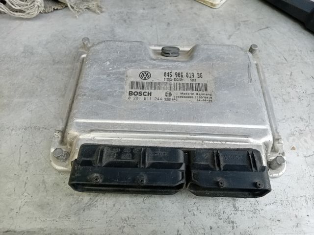 bontott SEAT IBIZA III Motorvezérlő