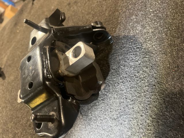 bontott SEAT IBIZA III Váltó Tartó Bak (Pozíciófüggetlen)