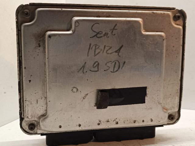 bontott SEAT IBIZA III Motorvezérlő