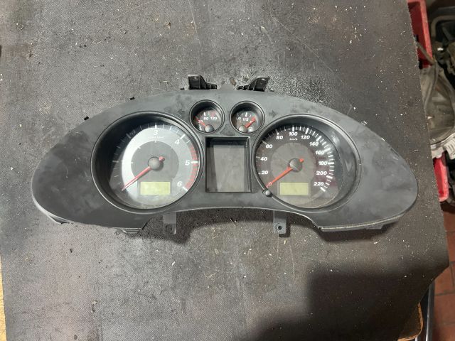 bontott SEAT IBIZA III Kilométeróra