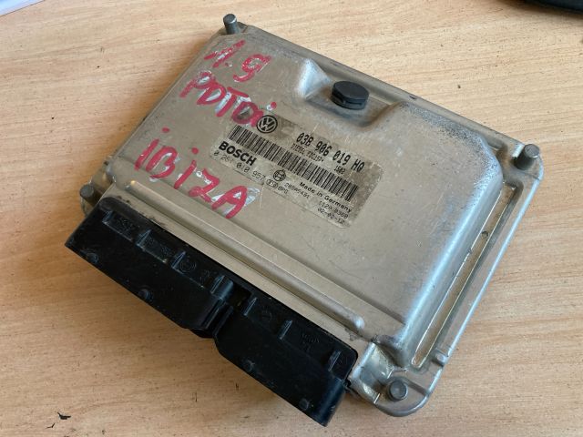 bontott SEAT IBIZA III Motorvezérlő