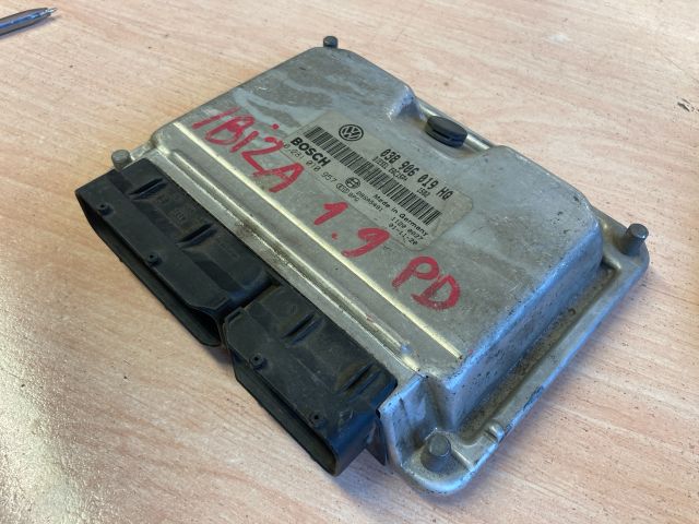 bontott SEAT IBIZA III Motorvezérlő