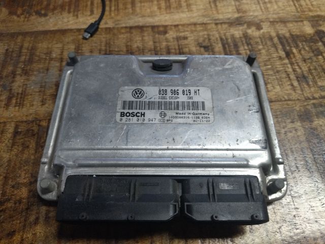 bontott SEAT IBIZA III Motorvezérlő