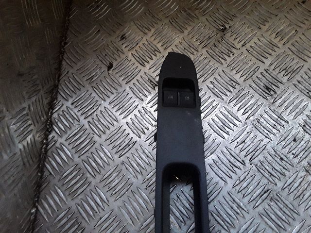 bontott SEAT IBIZA III Ablakemelő Kapcsoló Négyes / Kettes