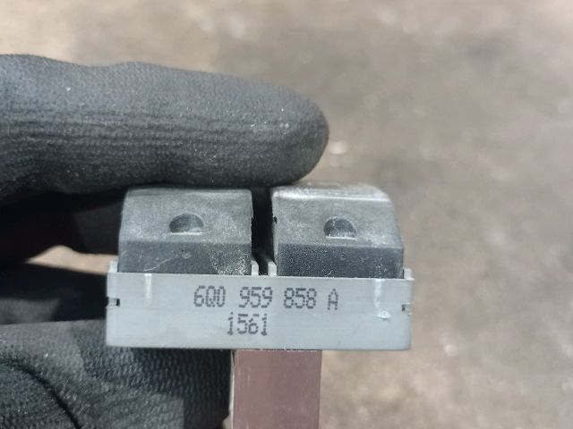 bontott SEAT IBIZA III Ablakemelő Kapcsoló (Pozíciófüggetlen)