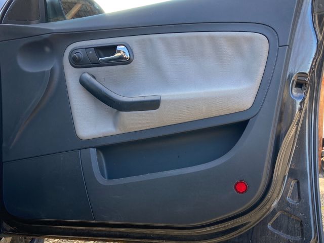 bontott SEAT IBIZA III Bal C Oszlop Burkolat