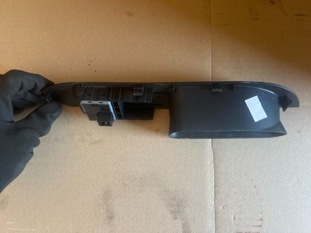 bontott SEAT IBIZA III Bal első Ablakemelő Kapcsoló