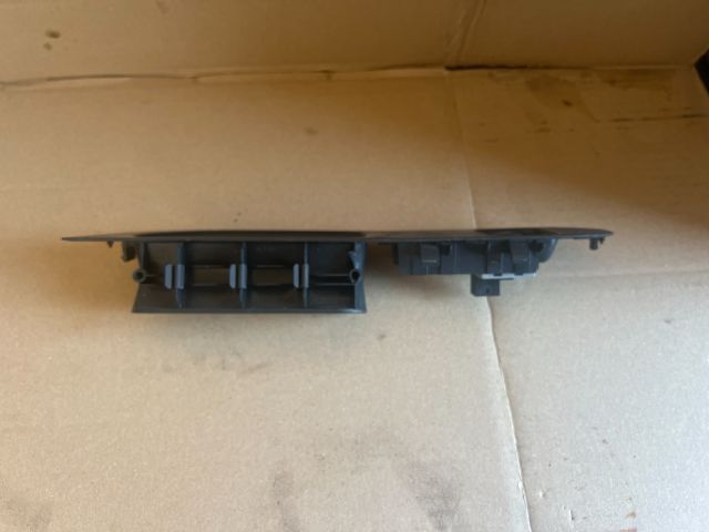 bontott SEAT IBIZA III Bal első Ablakemelő Kapcsoló