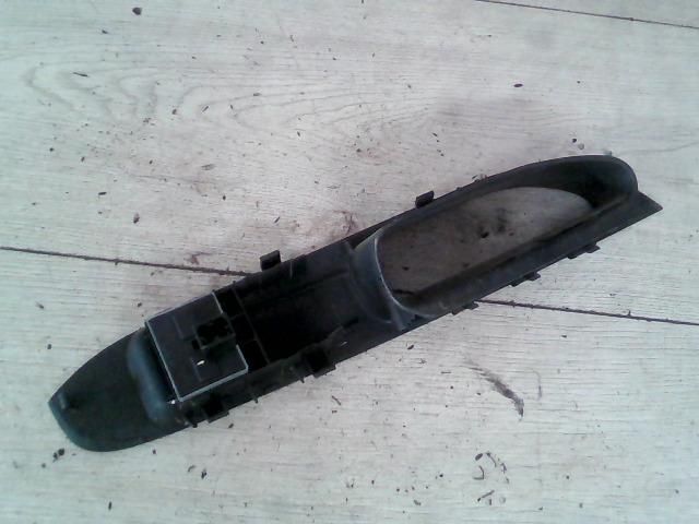 bontott SEAT IBIZA III Bal első Ablakemelő Kapcsoló