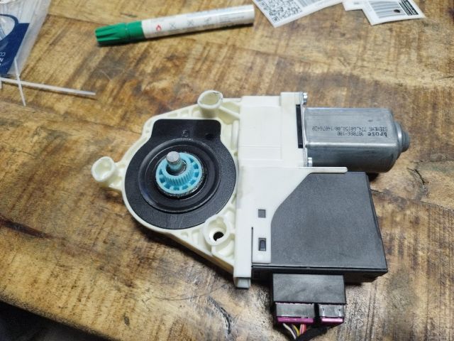 bontott SEAT IBIZA III Bal első Ablakemelő Motor