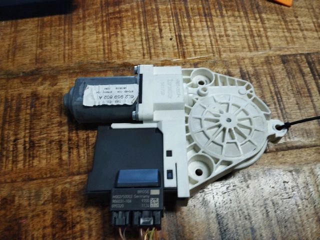 bontott SEAT IBIZA III Bal első Ablakemelő Motor