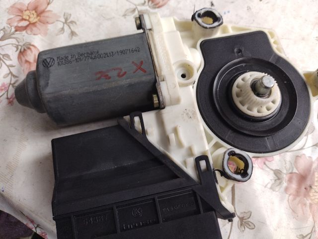 bontott SEAT IBIZA III Bal első Ablakemelő Motor