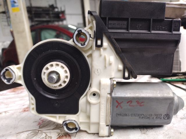 bontott SEAT IBIZA III Bal első Ablakemelő Motor