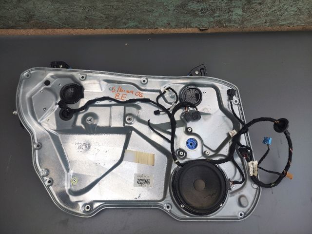 bontott SEAT IBIZA III Bal első Ablakemelő Szerkezet (Elektromos)