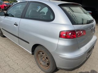 bontott SEAT IBIZA III Bal első Ajtó (Részeivel)