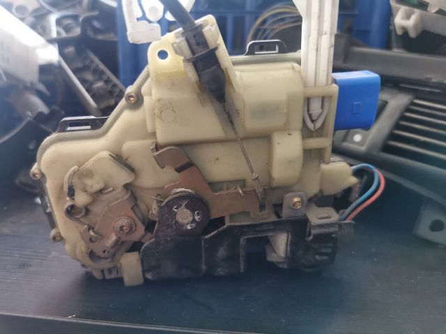 bontott SEAT IBIZA III Bal első Ajtózár