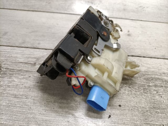 bontott SEAT IBIZA III Bal első Ajtózár