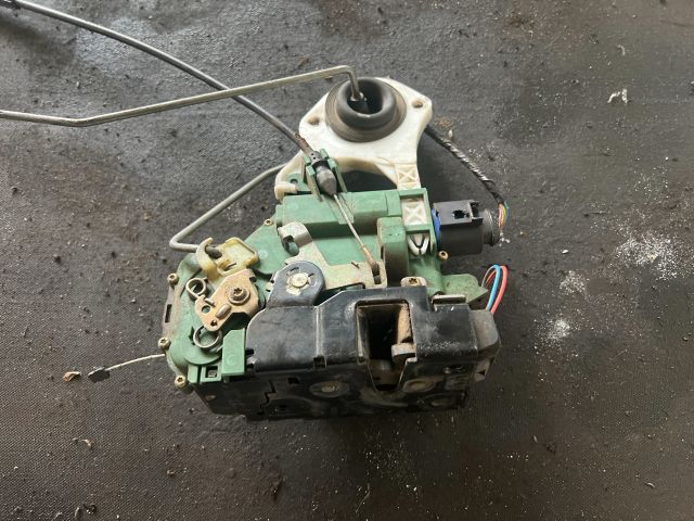 bontott SEAT IBIZA III Bal első Ajtózár