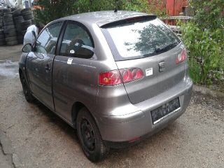 bontott SEAT IBIZA III Bal első Felső Zsanér