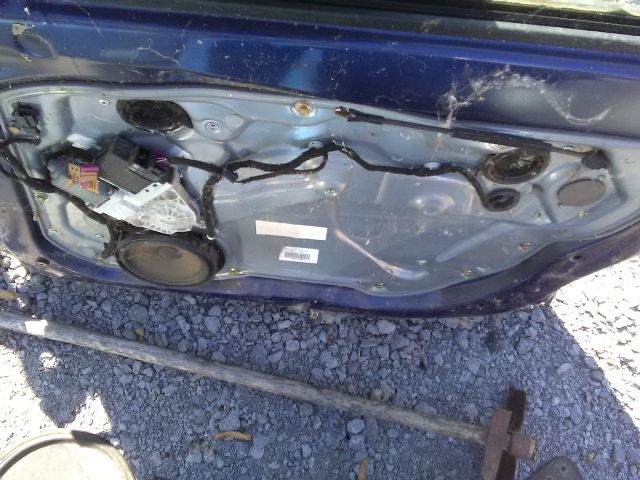 bontott SEAT IBIZA III Bal első Zárbetét