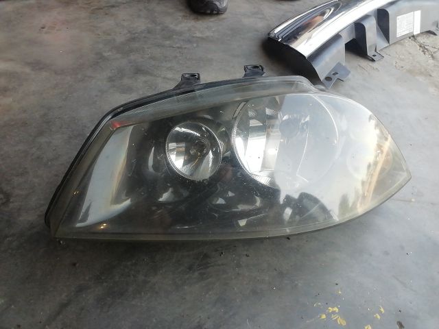 bontott SEAT IBIZA III Bal Fényszóró