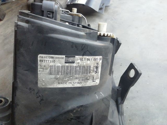 bontott SEAT IBIZA III Bal Fényszóró