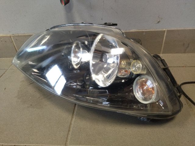 bontott SEAT IBIZA III Bal Fényszóró