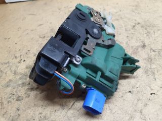 bontott SEAT IBIZA III Bal hátsó Ajtózár