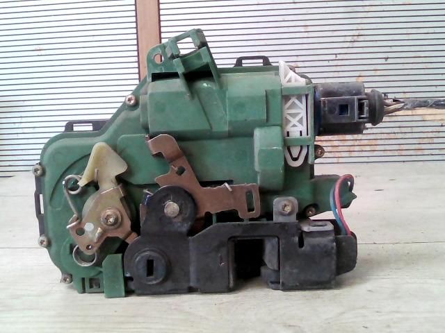 bontott SEAT IBIZA III Bal hátsó Ajtózár