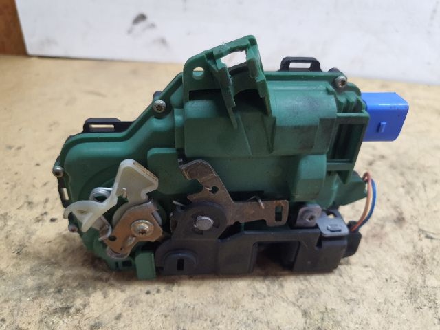 bontott SEAT IBIZA III Bal hátsó Ajtózár