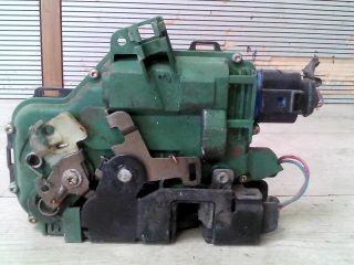 bontott SEAT IBIZA III Bal hátsó Ajtózár