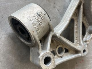 bontott SEAT IBIZA III Bal Lengőkar Tartó