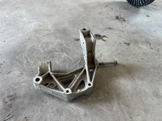 bontott SEAT IBIZA III Bal Lengőkar Tartó