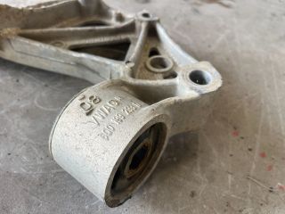 bontott SEAT IBIZA III Bal Lengőkar Tartó