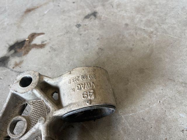 bontott SEAT IBIZA III Bal Lengőkar Tartó