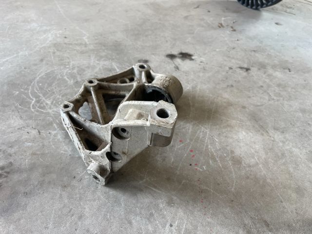 bontott SEAT IBIZA III Bal Lengőkar Tartó