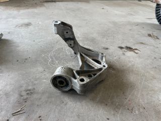 bontott SEAT IBIZA III Bal Lengőkar Tartó