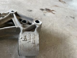 bontott SEAT IBIZA III Bal Lengőkar Tartó