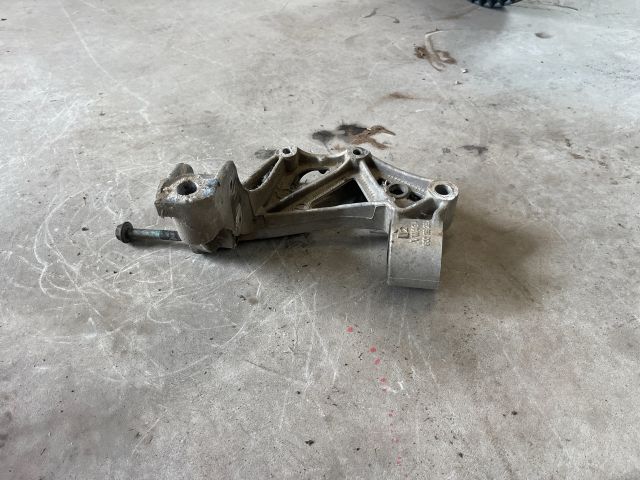 bontott SEAT IBIZA III Bal Lengőkar Tartó