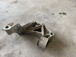 bontott SEAT IBIZA III Bal Lengőkar Tartó